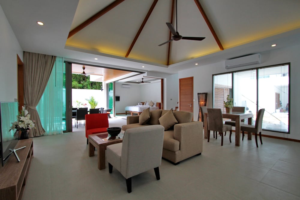 Ya Nui Beach Villas 38/53