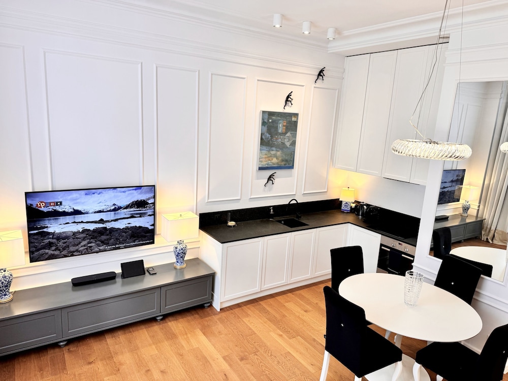 Luxury Apartments Mondrian Market Square 40/50