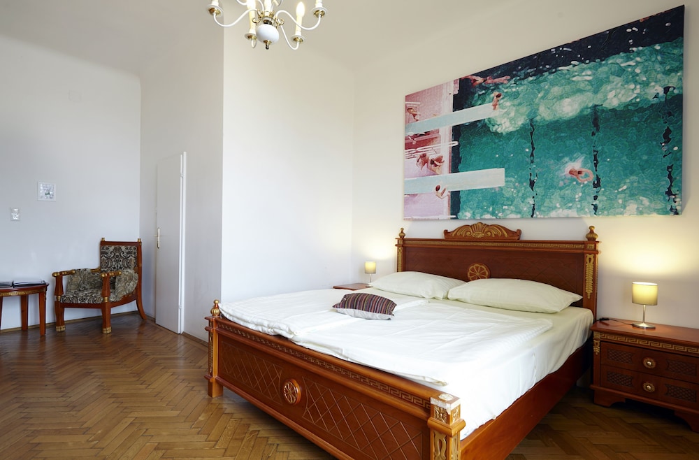 Hotel Pension Museum 13/63