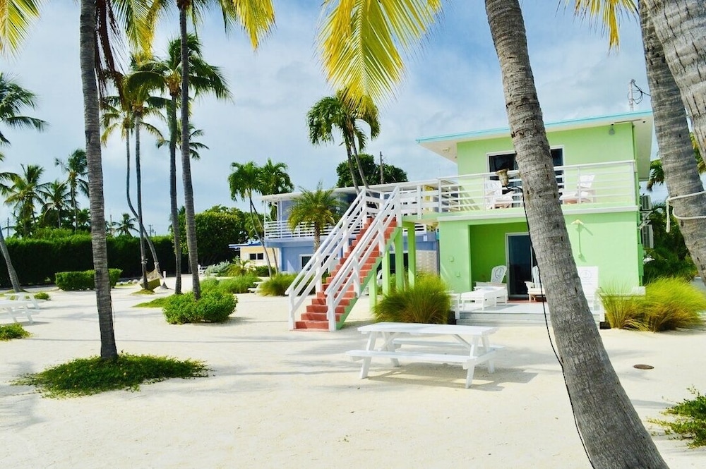 Drop Anchor Resort and Marina 38/50