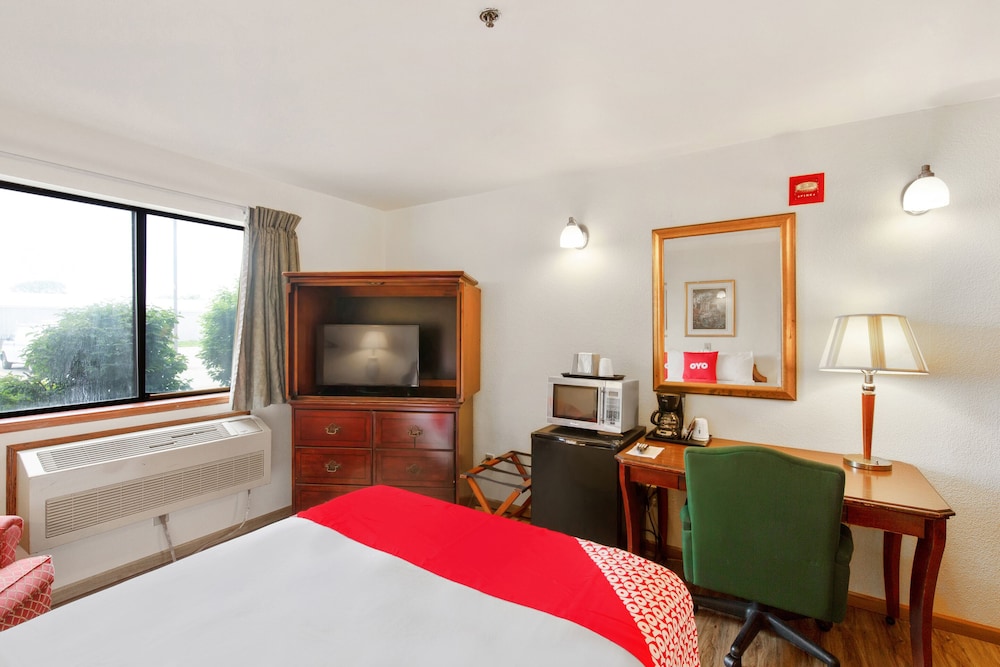 OYO Hotel Portage I-94 30/39