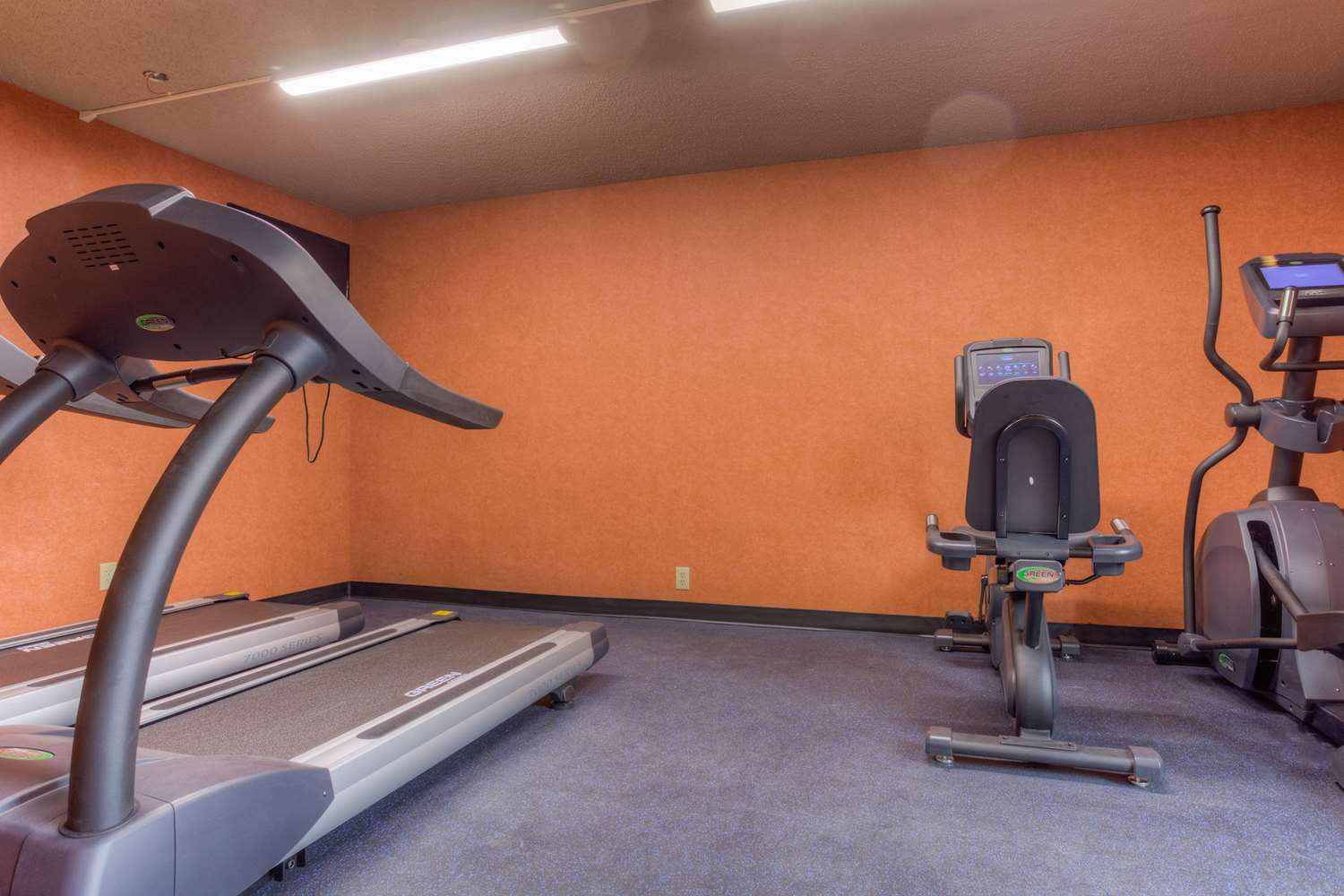 Comfort Inn & Suites Evansville Airport 11/21