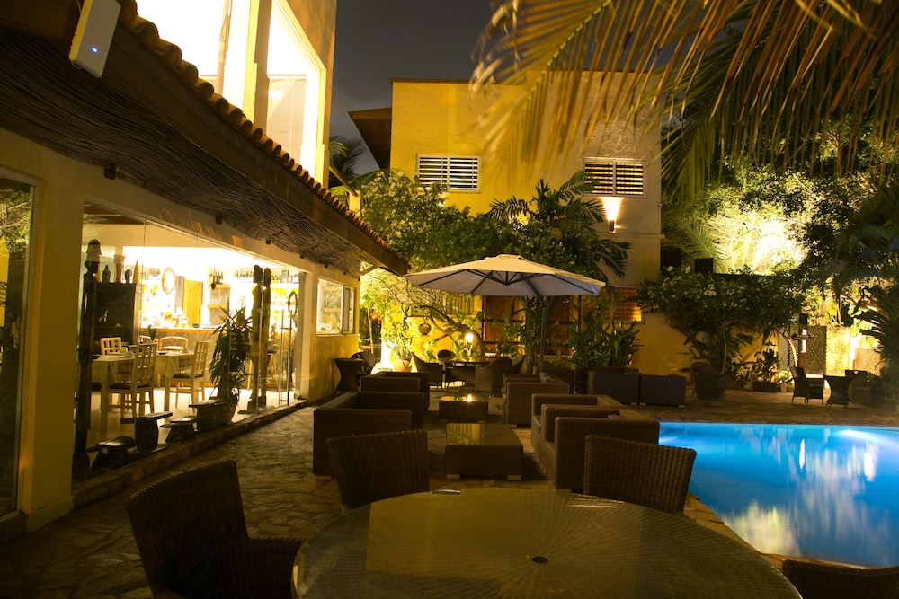La Villa Boutique Hotel 58/69