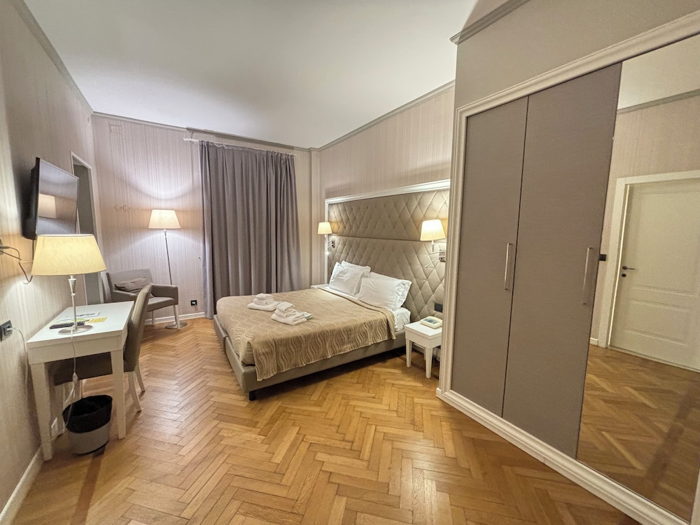 Grand Hotel and Des Anglais 32/62