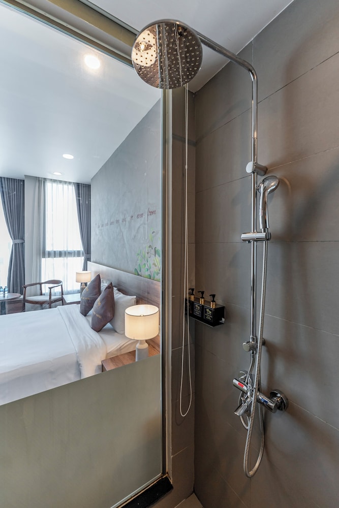 Thanh Long Hotel Ho Chi Minh 37/38