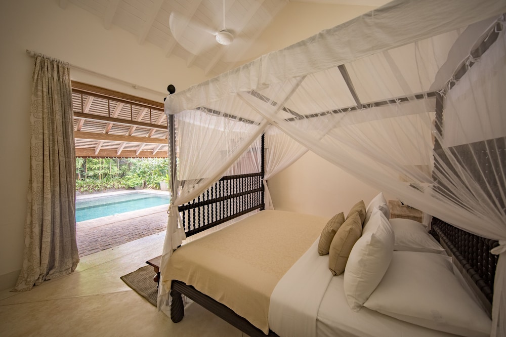 Taru Villas Rampart Street 10/50