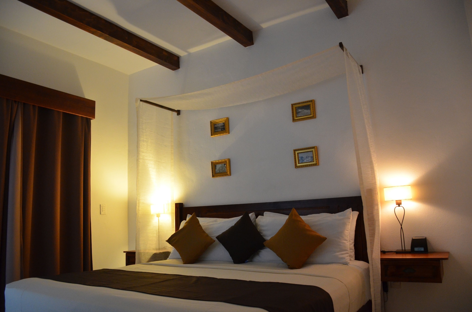 STANDARD, KING BED, BALCONY