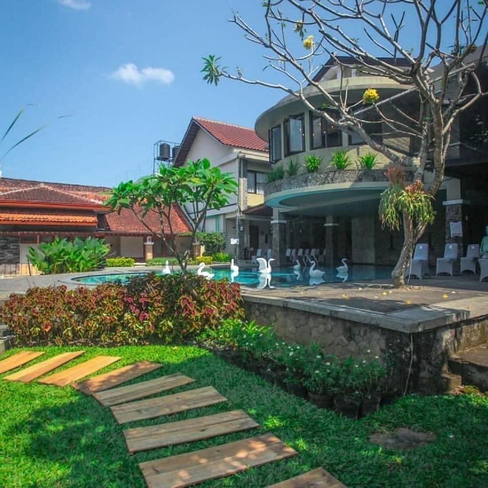 Hotel Sriti 55/57