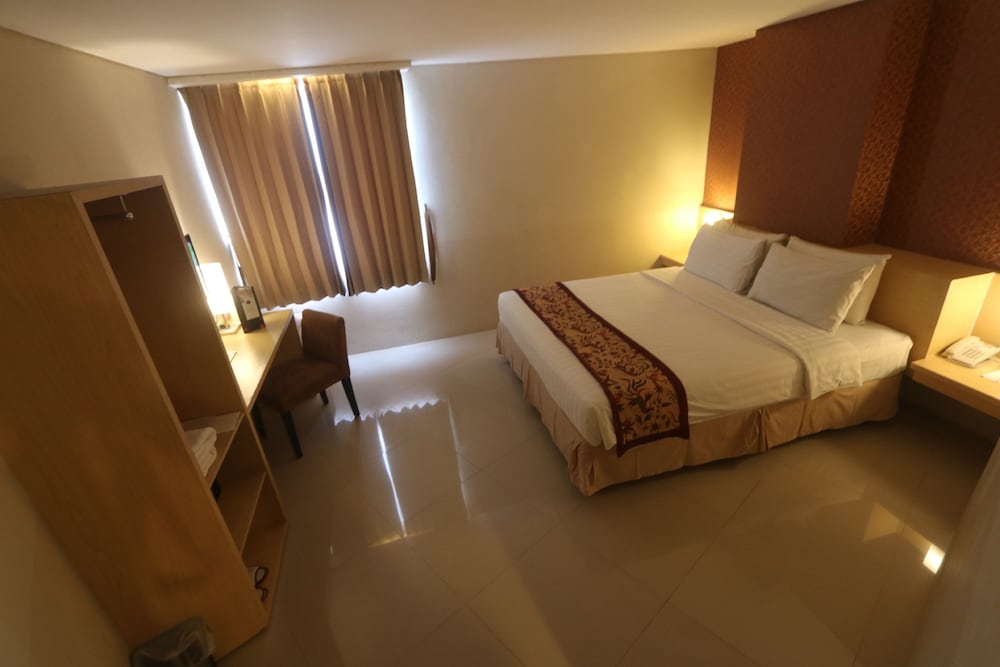 Bekizaar Hotel 11/56