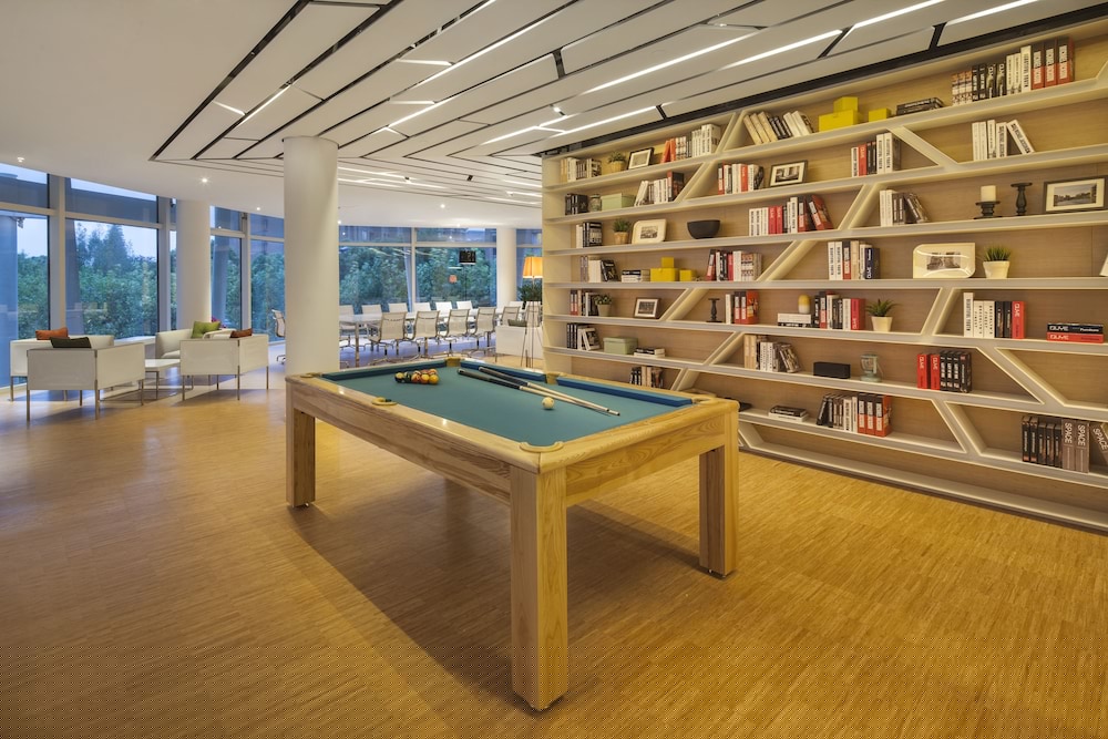 swimming pool spa