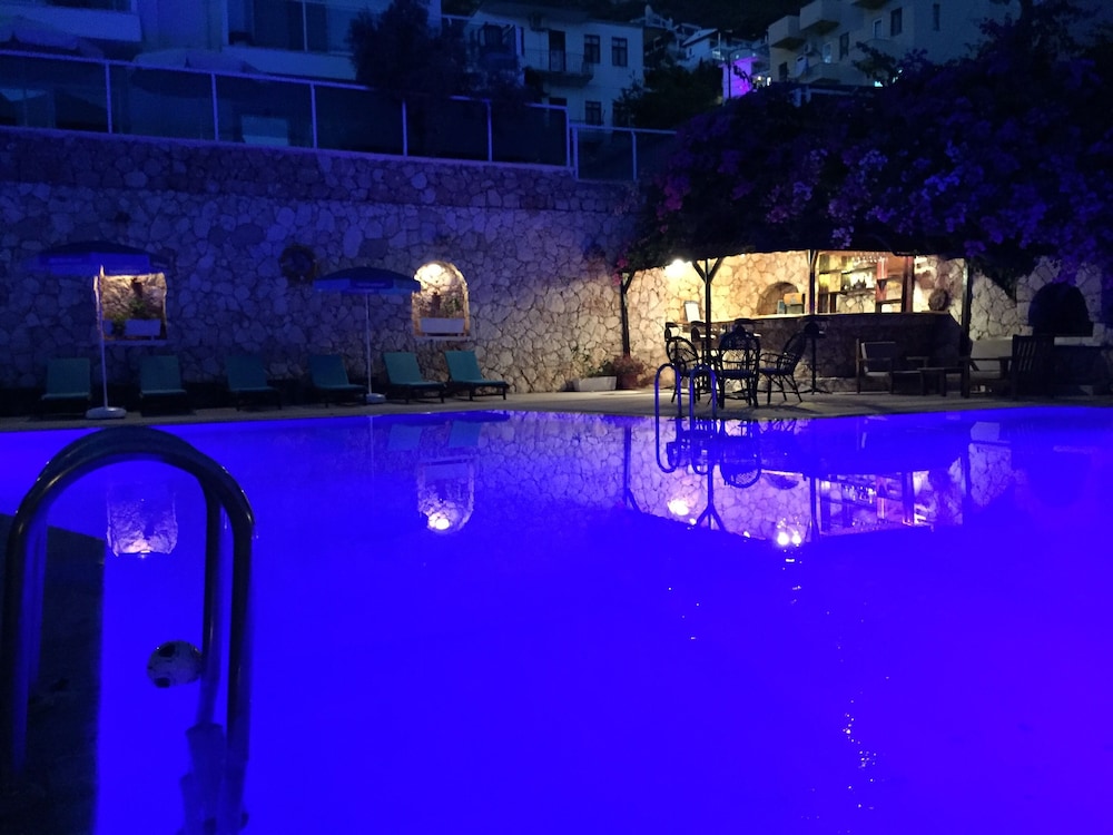 Sevgi Hotel 22/23