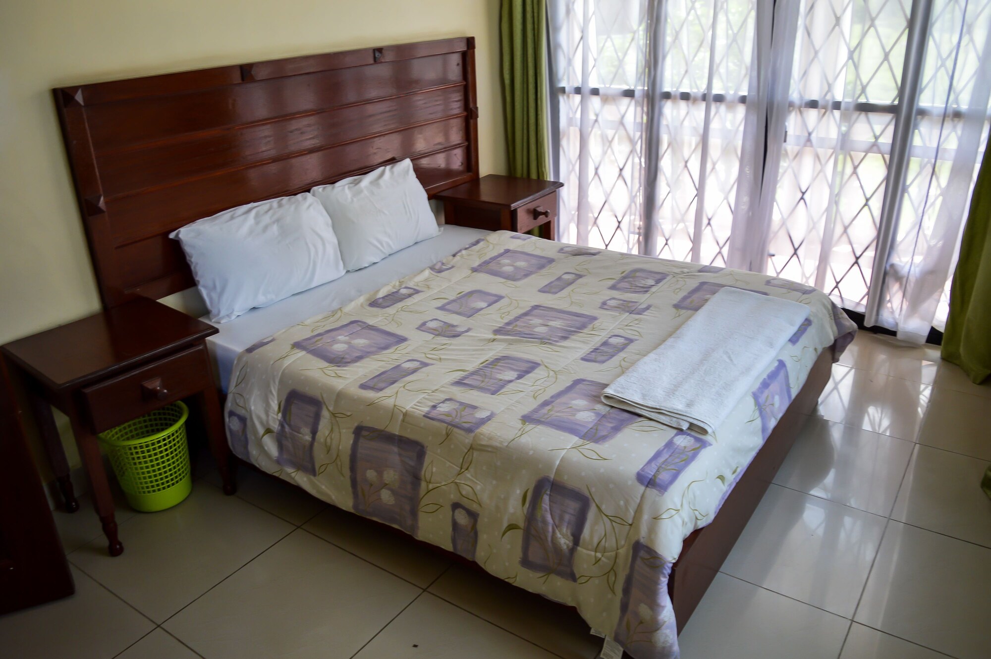 STANDARD, DOUBLE BED