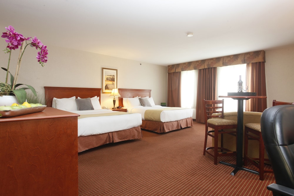 Stonebridge Hotel Dawson Creek 6/48