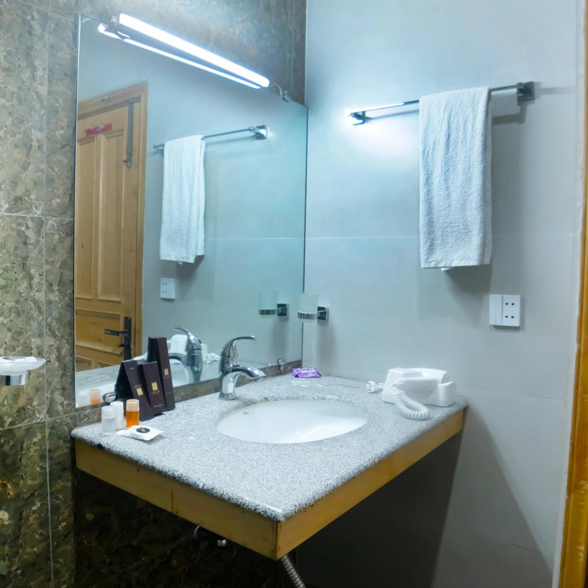 Legend Hotel Kalam 43/44