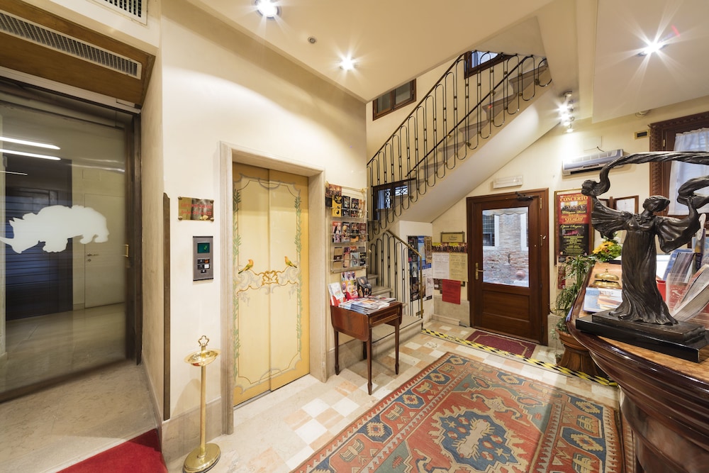 Al Ponte Dei Sospiri Junior Suites 5/50