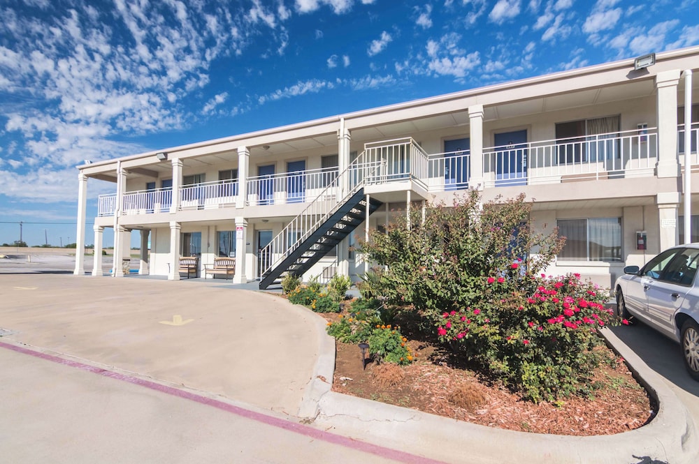 Motel6 Wichita Falls, TX - North 7/63