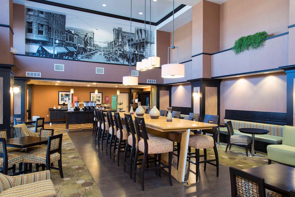 Hampton Inn & Suites Danville 31/42