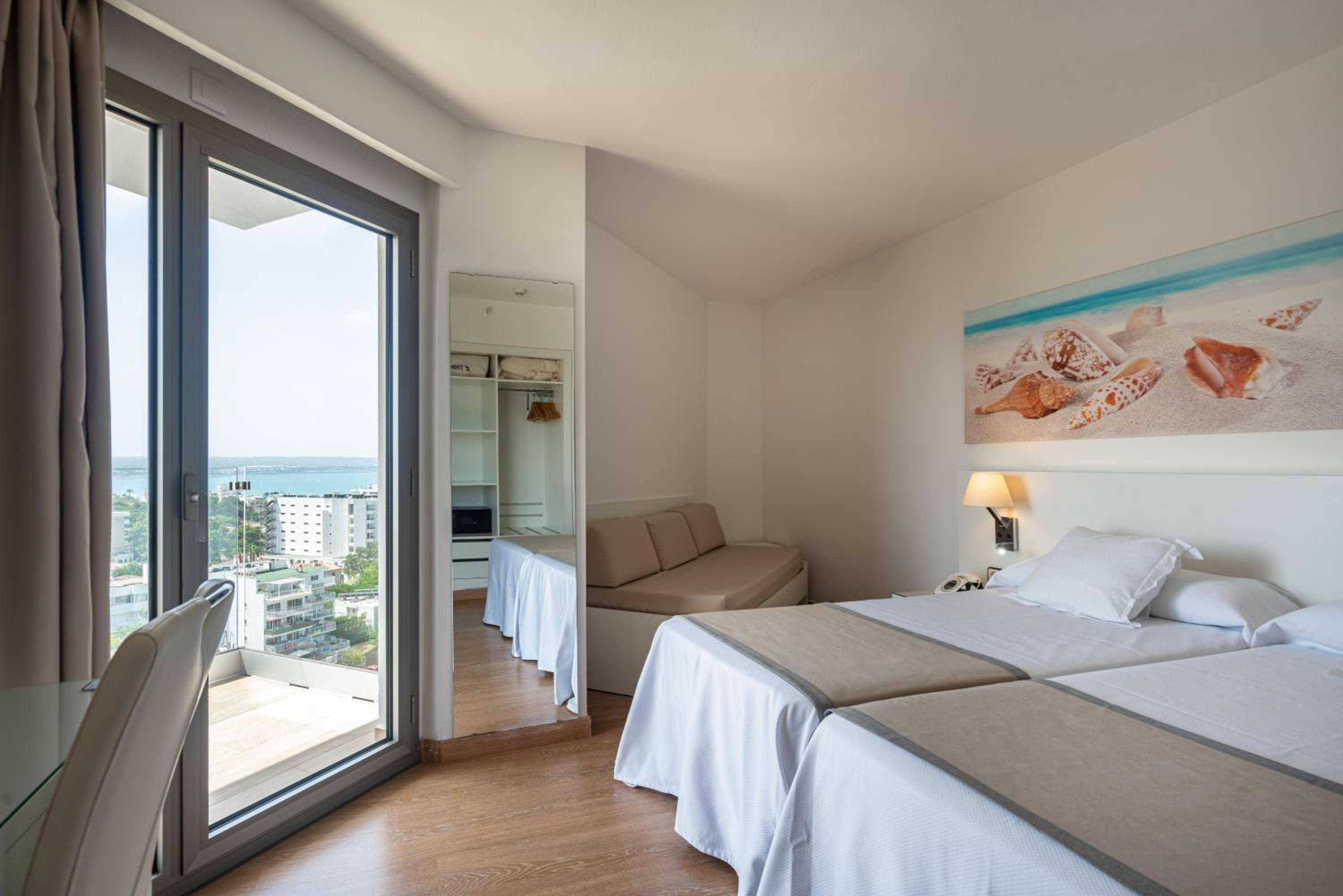 ROOM, DOUBLE OR TWIN BED, SEA VIEW