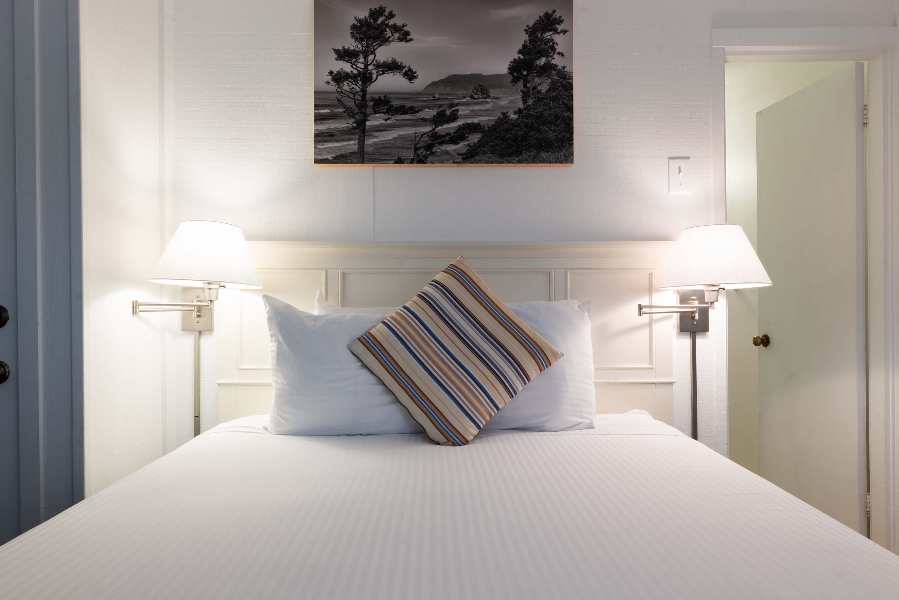 Cannon Beach Hotel Collection 22/39