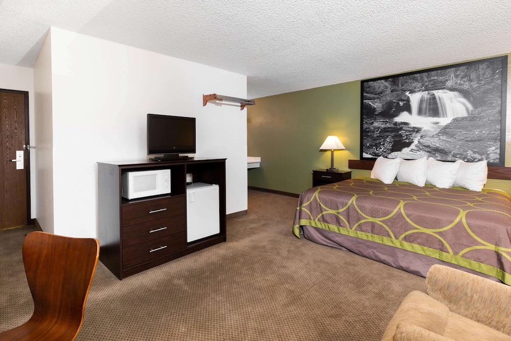 Super 8 Missoula Brooks Street 23/31