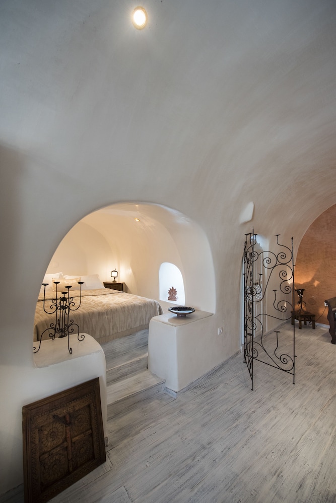 Heliophos Boutique Hotel 10/50