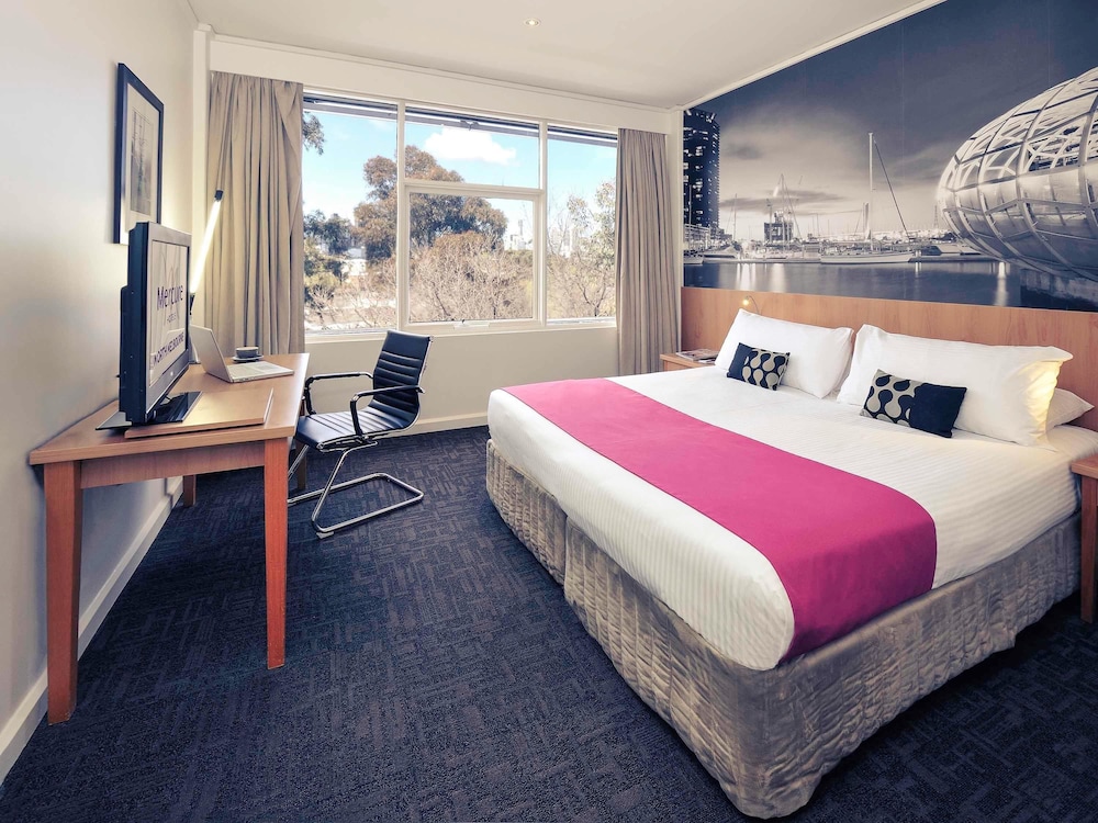 Mercure North Melbourne 8/63