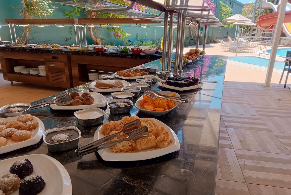 SAILOR’S PARK HOTEL 27/55