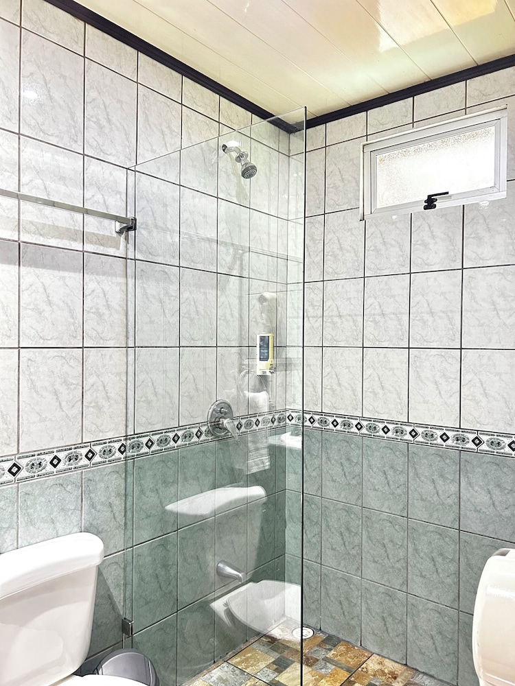 غرفة قياسية بسرير كوين بشرفة، Hotel Arenal Rabfer 8/10