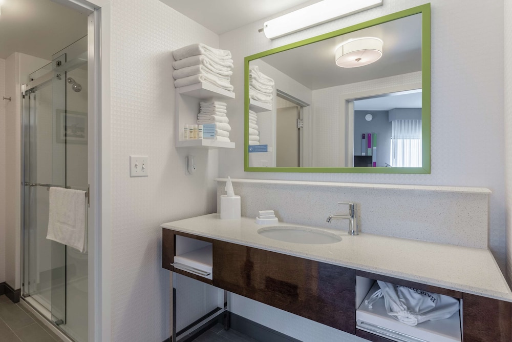 Hampton Inn & Suites Burlington IA 5/46