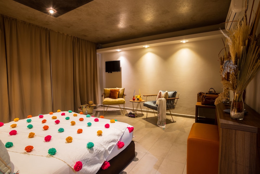 Dellarosa Boutique Hotel & Spa 30/70