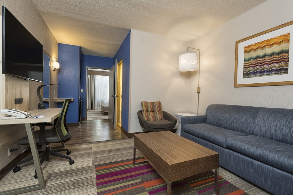 Holiday Inn Express & Suites S Lake Buena Vista, an IHG Hotel 47/66