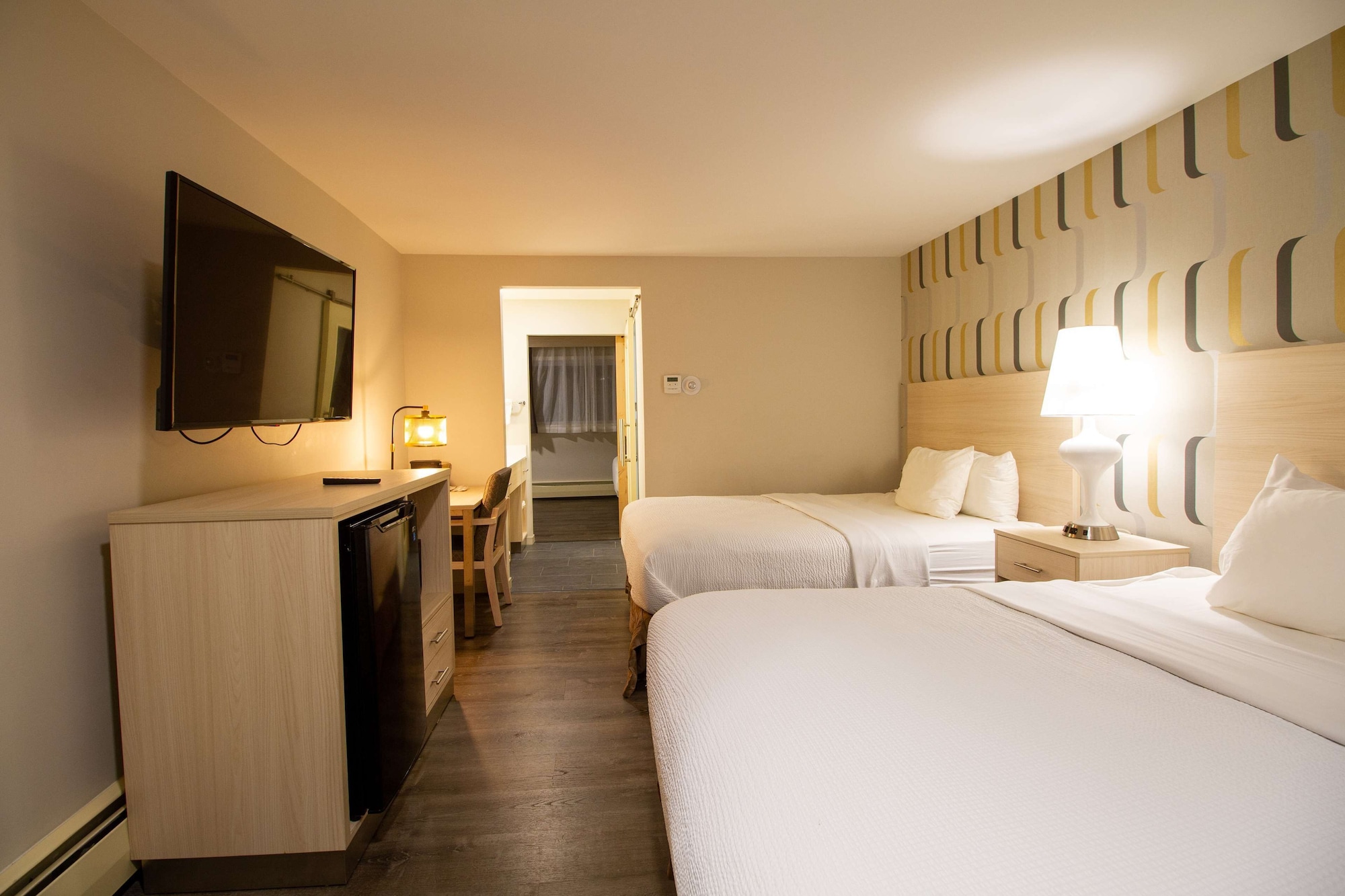 Suite, Multiple Beds