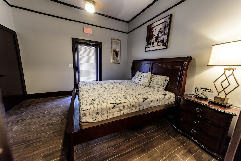 Hotel Defuniak 13/36