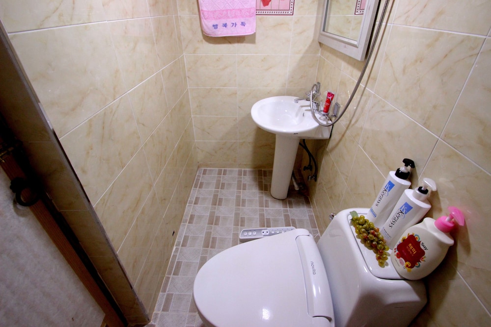 Happiness Full Hanok Guesthouse Jeonju 34/53
