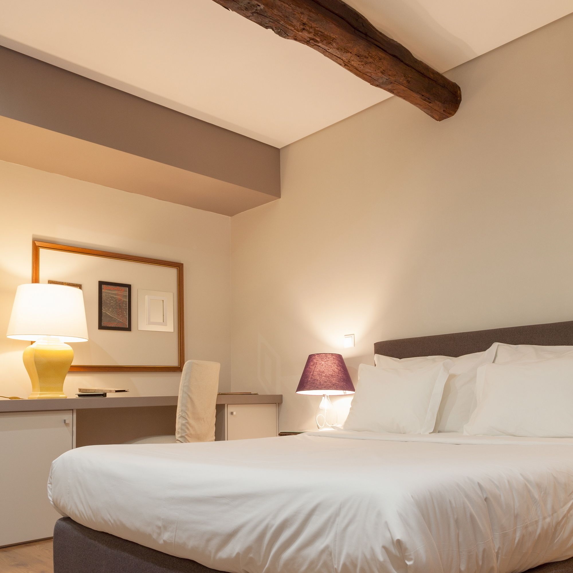 DELUXE, DOUBLE BED