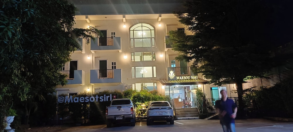 Maesot Siri Hotel 10/50