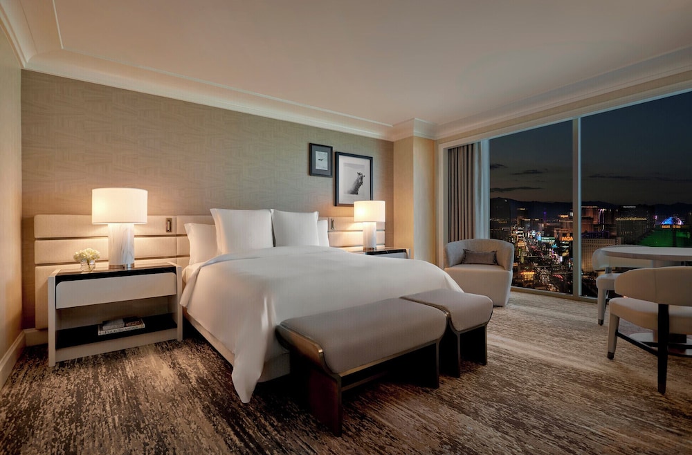 SUPERIOR, KING BED