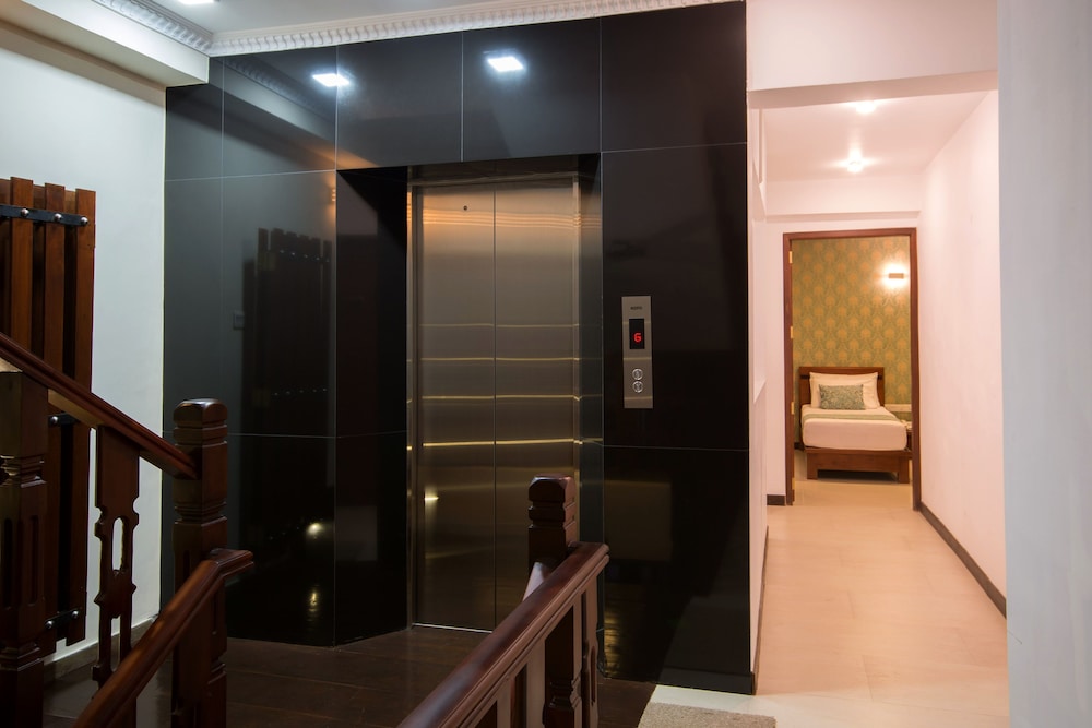 Ceyloni Inn 42/58