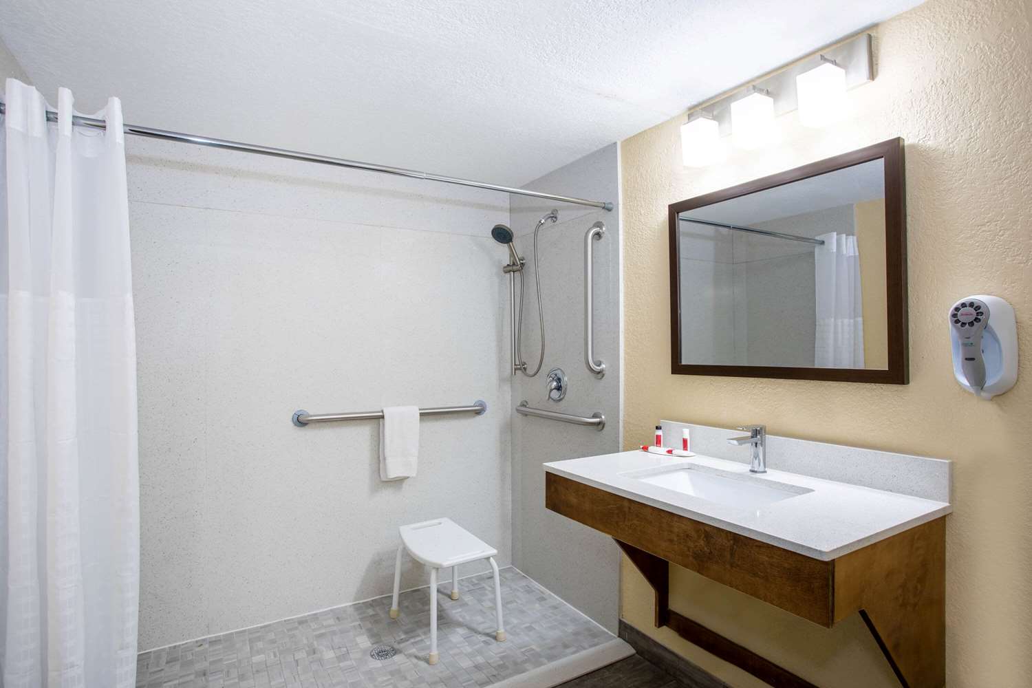 Days Inn By Wyndham Apopka Orlando 52/53
