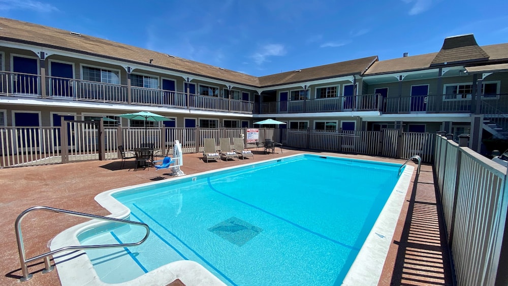 SureStay Hotel by Best Western Santa Cruz 43/54