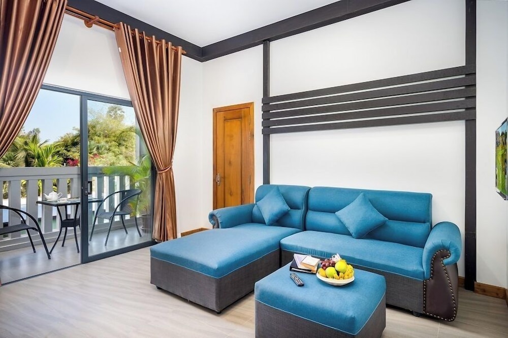 Reveal Courtyard in Reveal Angkor 38/60