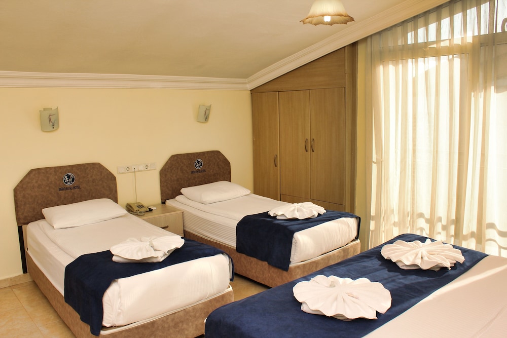Berrak Su Hotel 18/50