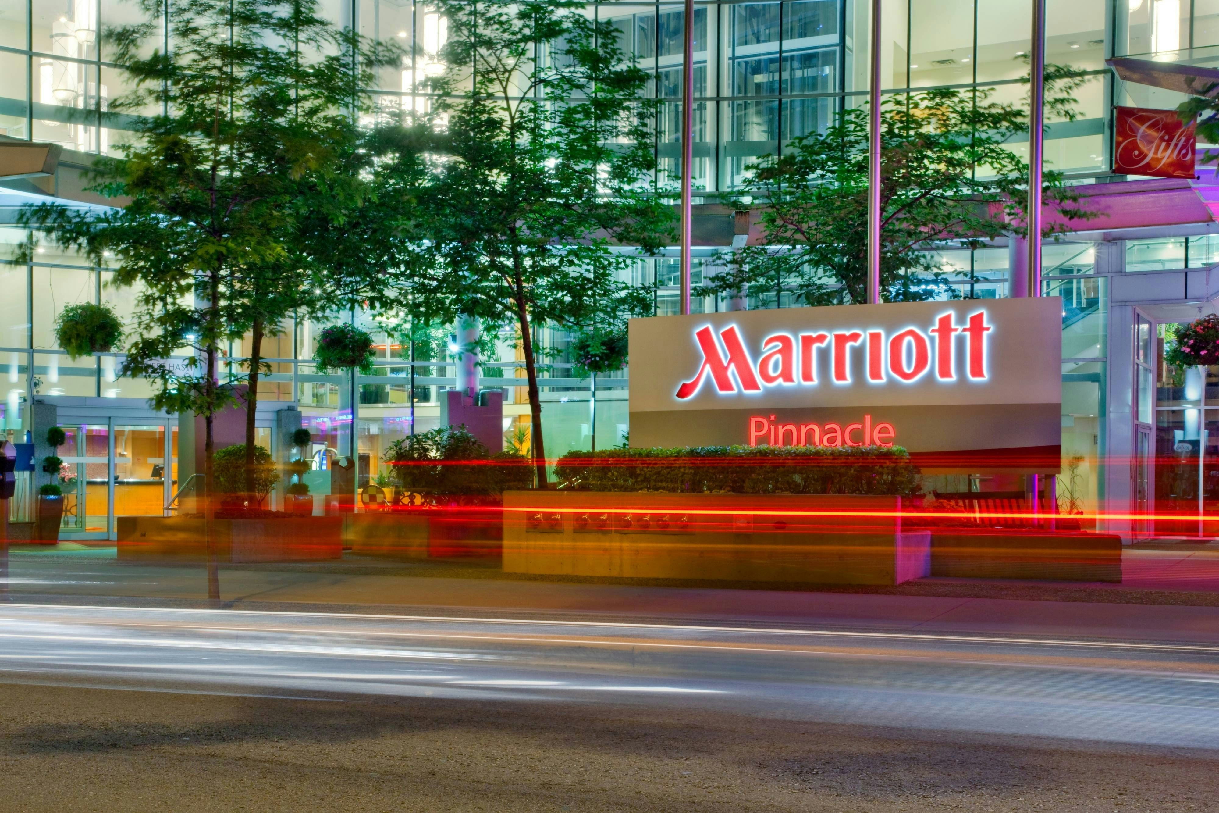 Vancouver Marriott Pinnacle Downtown 77/81