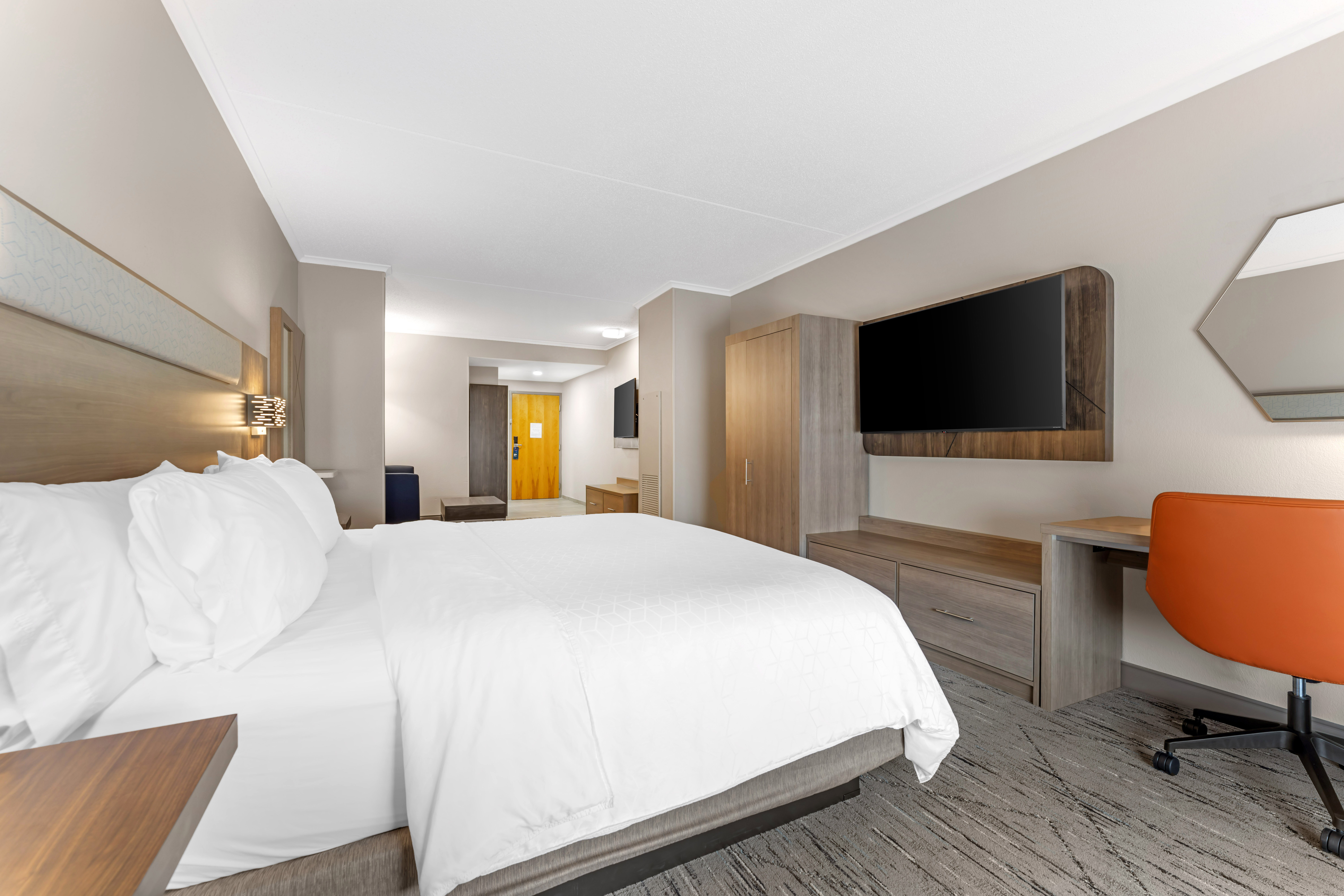 Suite, King Bed, Holiday Inn Express Breezewood 3/7