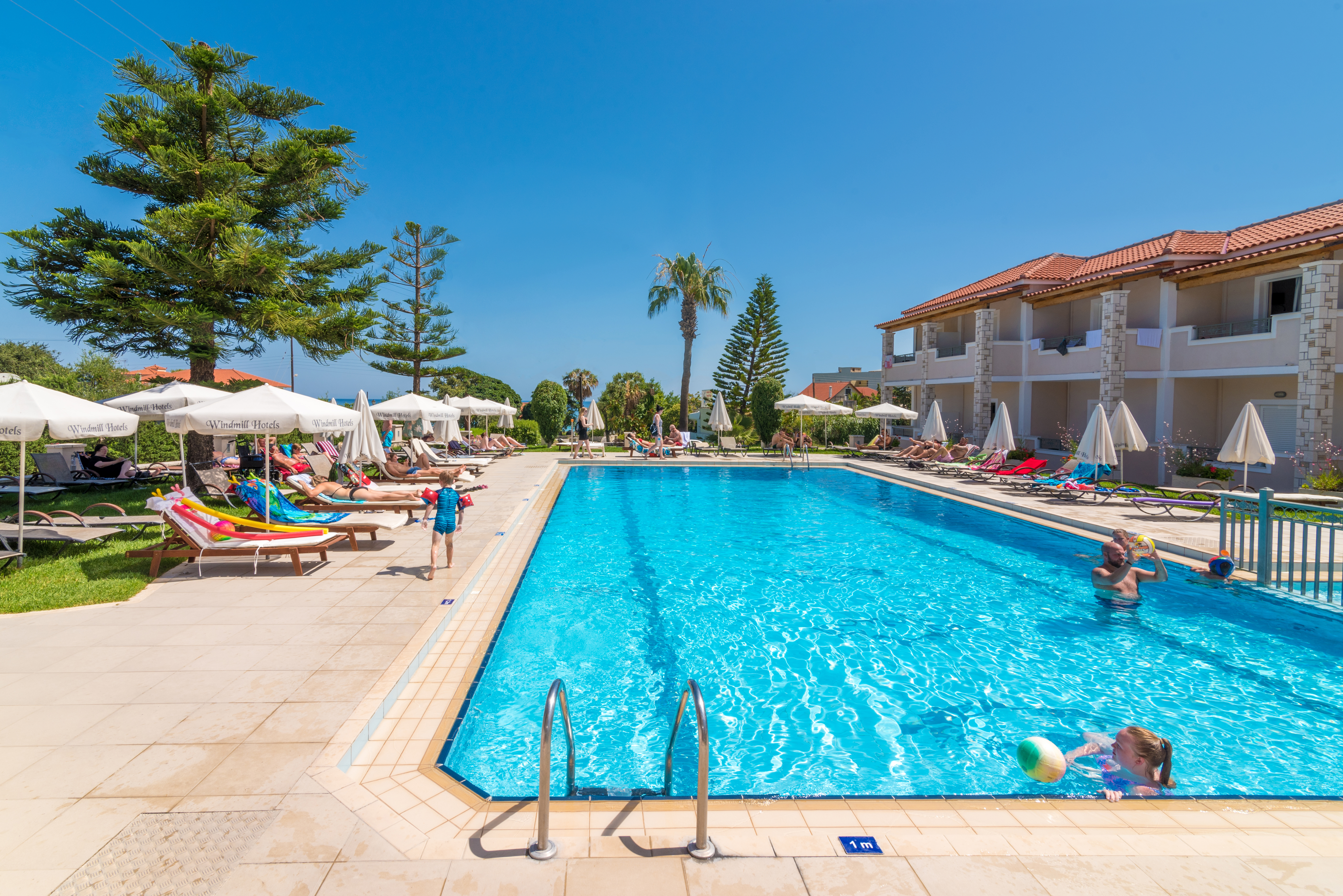 Windmill Hotel 33/41