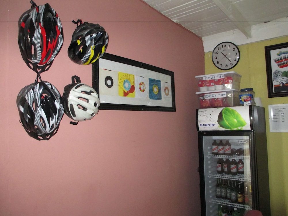 Kingsworth Hostel photo2