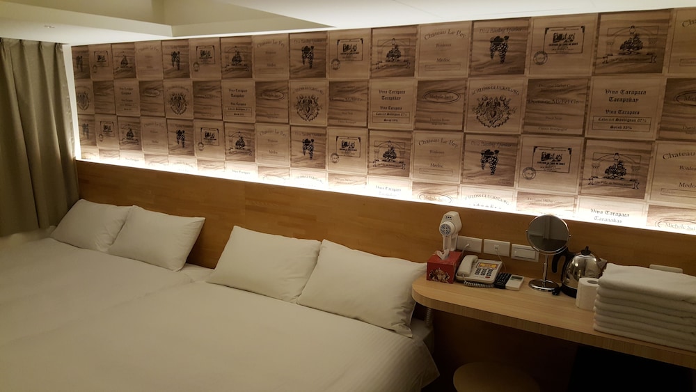 Honey Prince Hotel 31/36