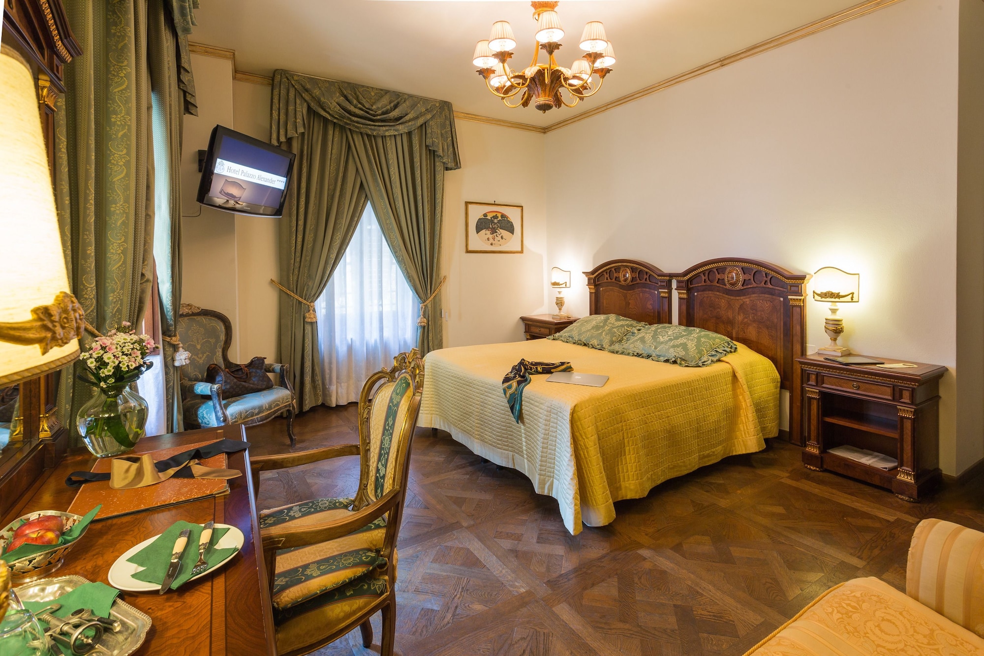 ROOM, TRIPLE
