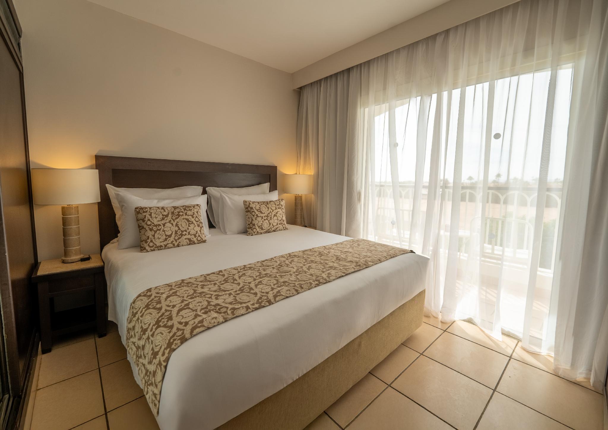 Superior, Family, Queen Bed, Garden View
