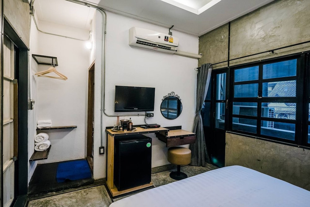 Zeds Hostel Bangkok 34/66